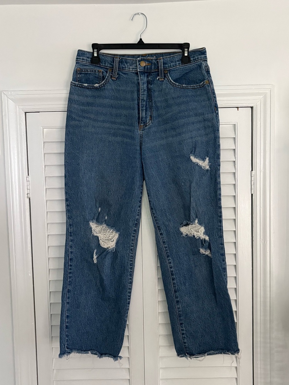 High-Rise Distressed Women’s Jeans in Medium Blue